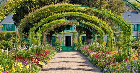 claude monet gardens giverny.